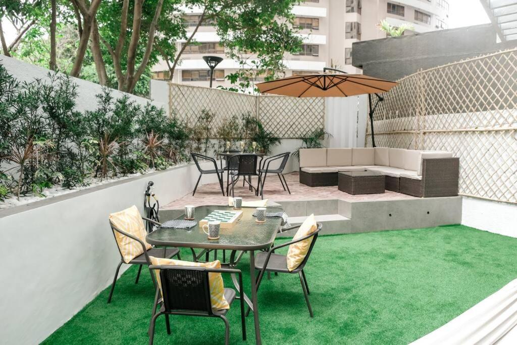 Loft 3br With Garden In Avant Bgc Parking With Fee Apartment Manila