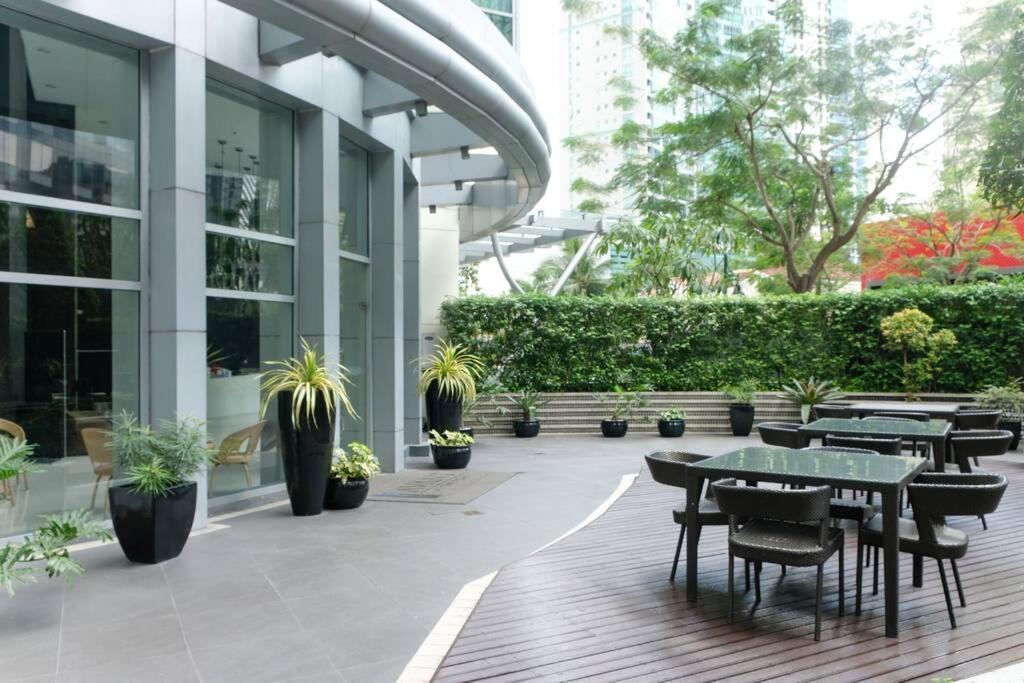 Loft 3br With Garden In Avant Bgc Parking With Fee Manila