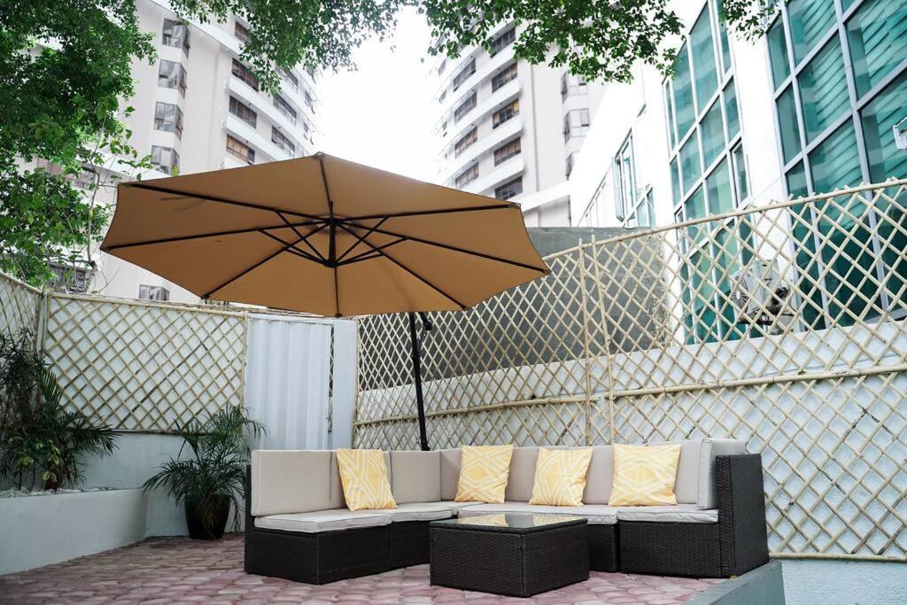 Apartment Loft 3br With Garden In Avant Bgc Parking With Fee Manila