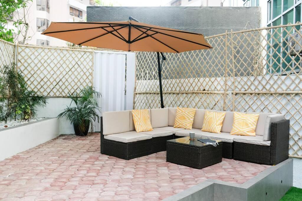 Apartment Loft 3br With Garden In Avant Bgc Parking With Fee