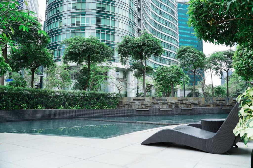Loft 3br With Garden In Avant Bgc Parking With Fee