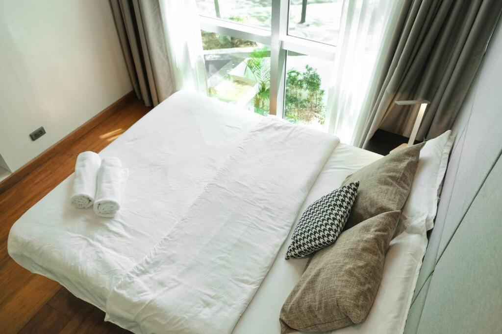 Apartment Loft 3br With Garden In Avant Bgc Parking With Fee *