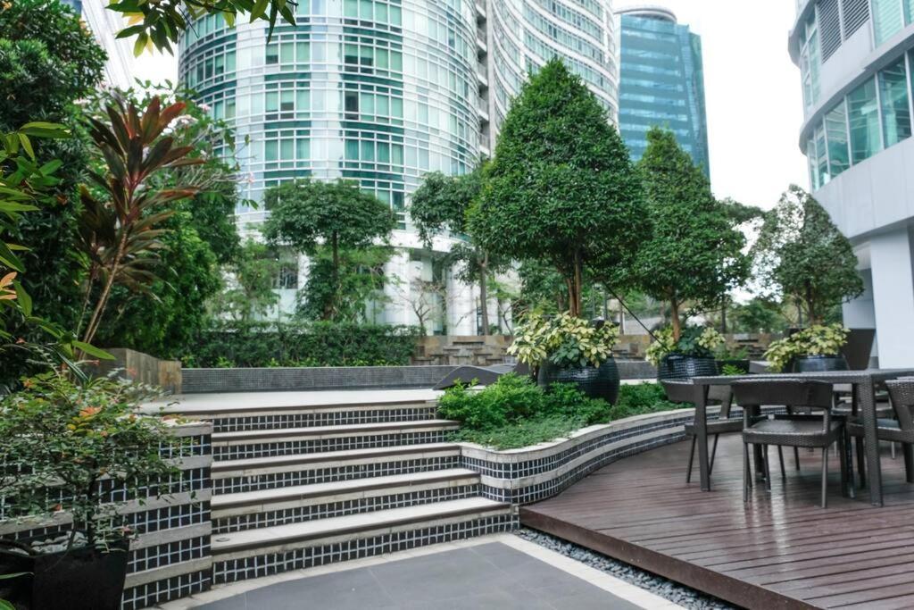 Apartment Loft 3br With Garden In Avant Bgc Parking With Fee Manila