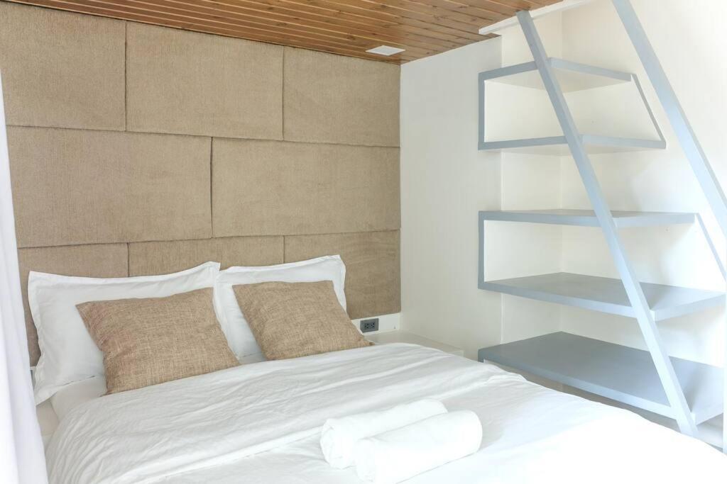 Loft 3br With Garden In Avant Bgc Parking With Fee * Manila