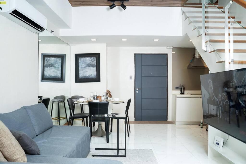 Loft 3br With Garden In Avant Bgc Parking With Fee Apartment
