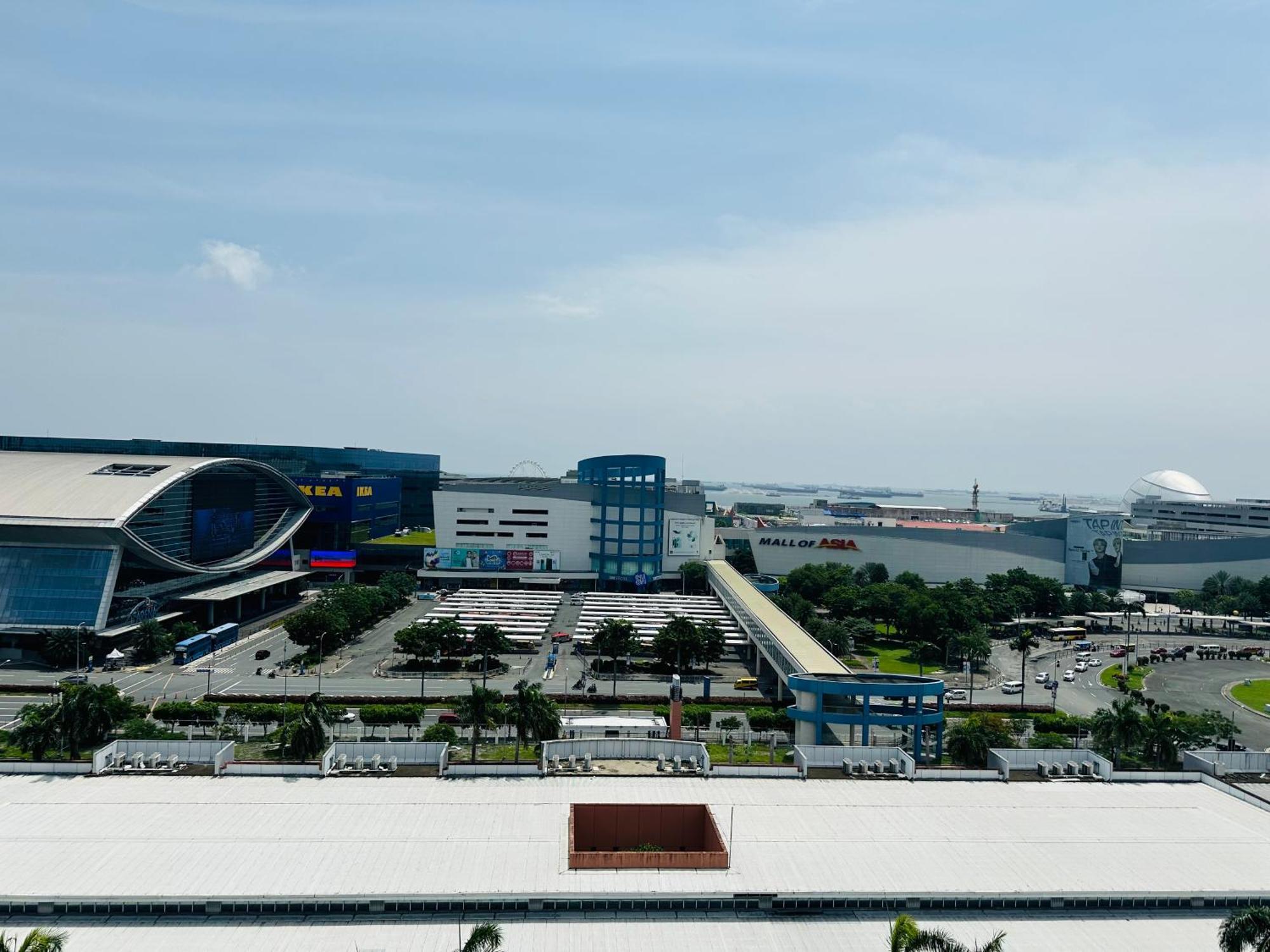 Sea Residences Moa Complex - Ruffa's Condotel Apartment Manila