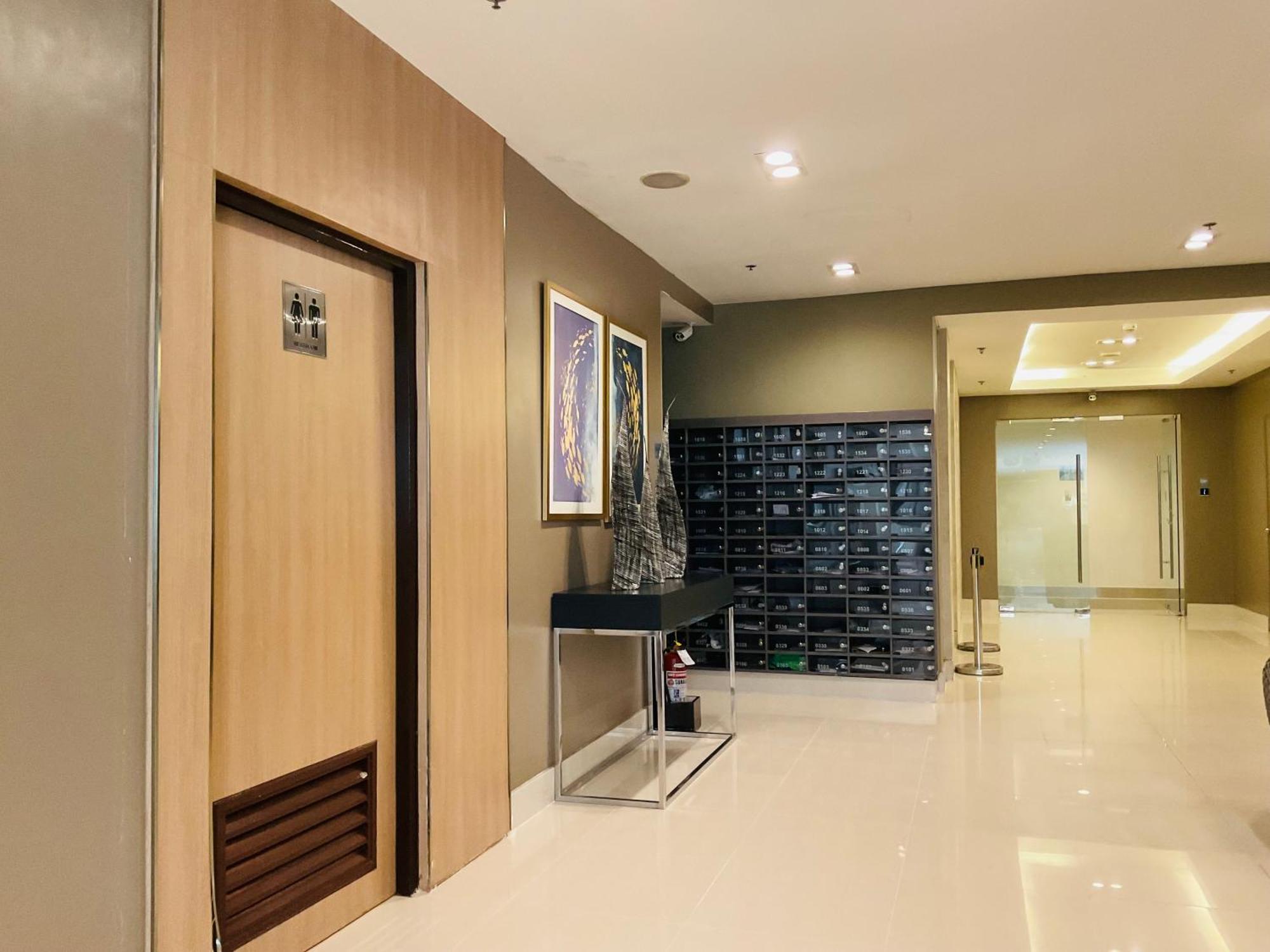 Sea Residences Moa Complex - Ruffa's Condotel * Manila