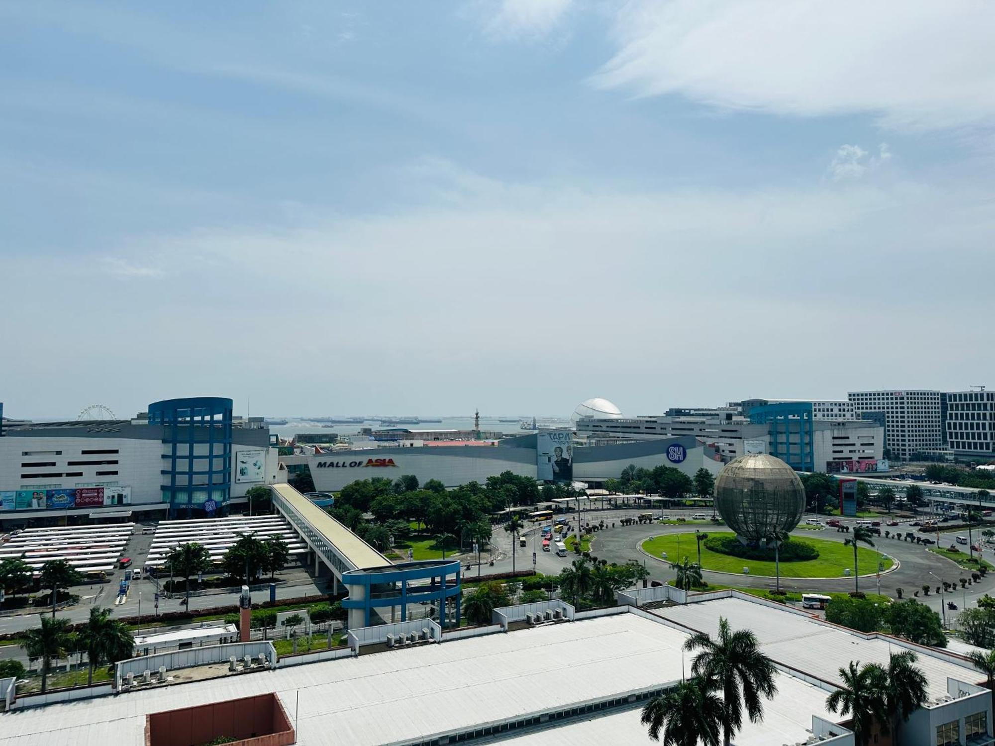 Sea Residences Moa Complex - Ruffa's Condotel Manila