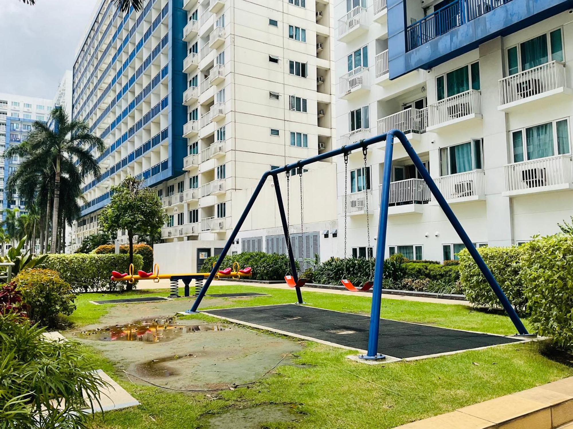 Sea Residences Moa Complex - Ruffa's Condotel Apartment *
