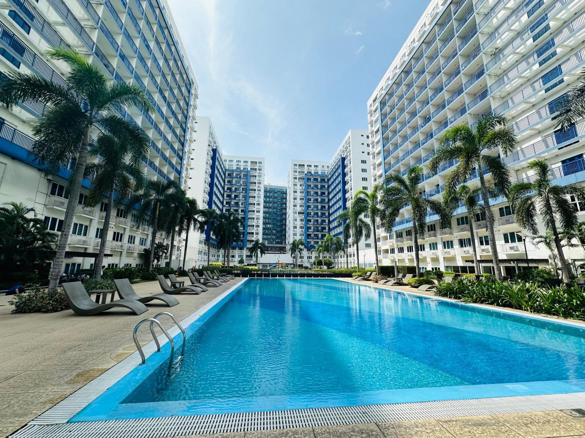 Sea Residences Moa Complex - Ruffa's Condotel Apartment Manila
