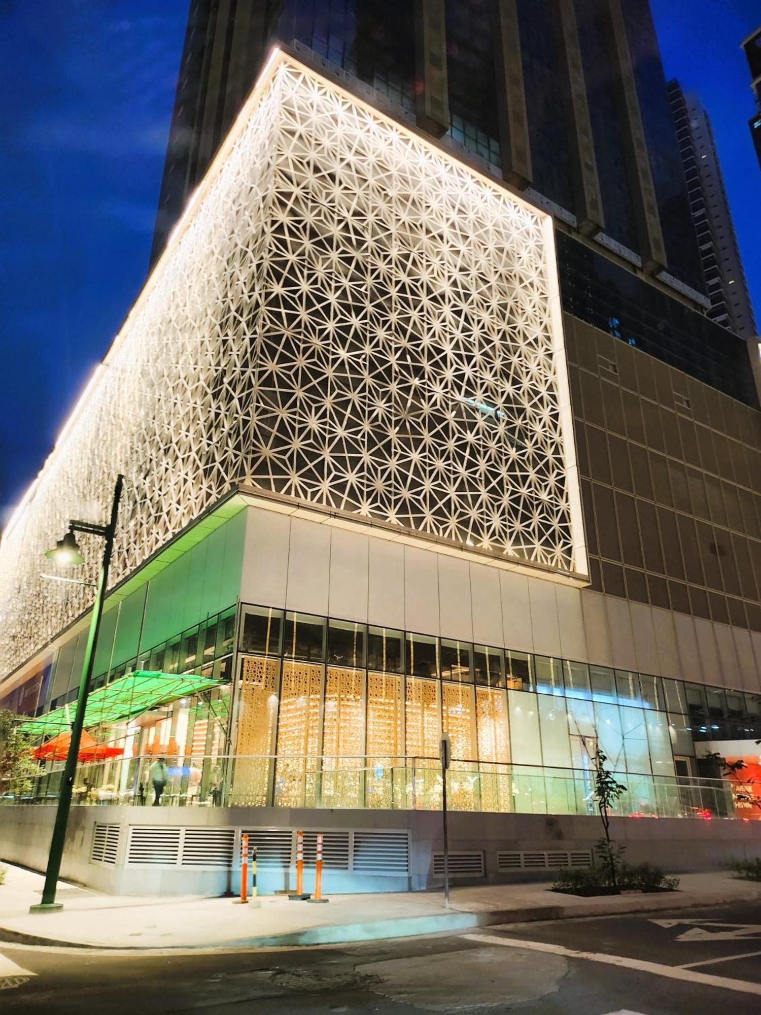 Apartamento Bgc One Uptown King Bed 3 Min Walk To Malls And Restaurants