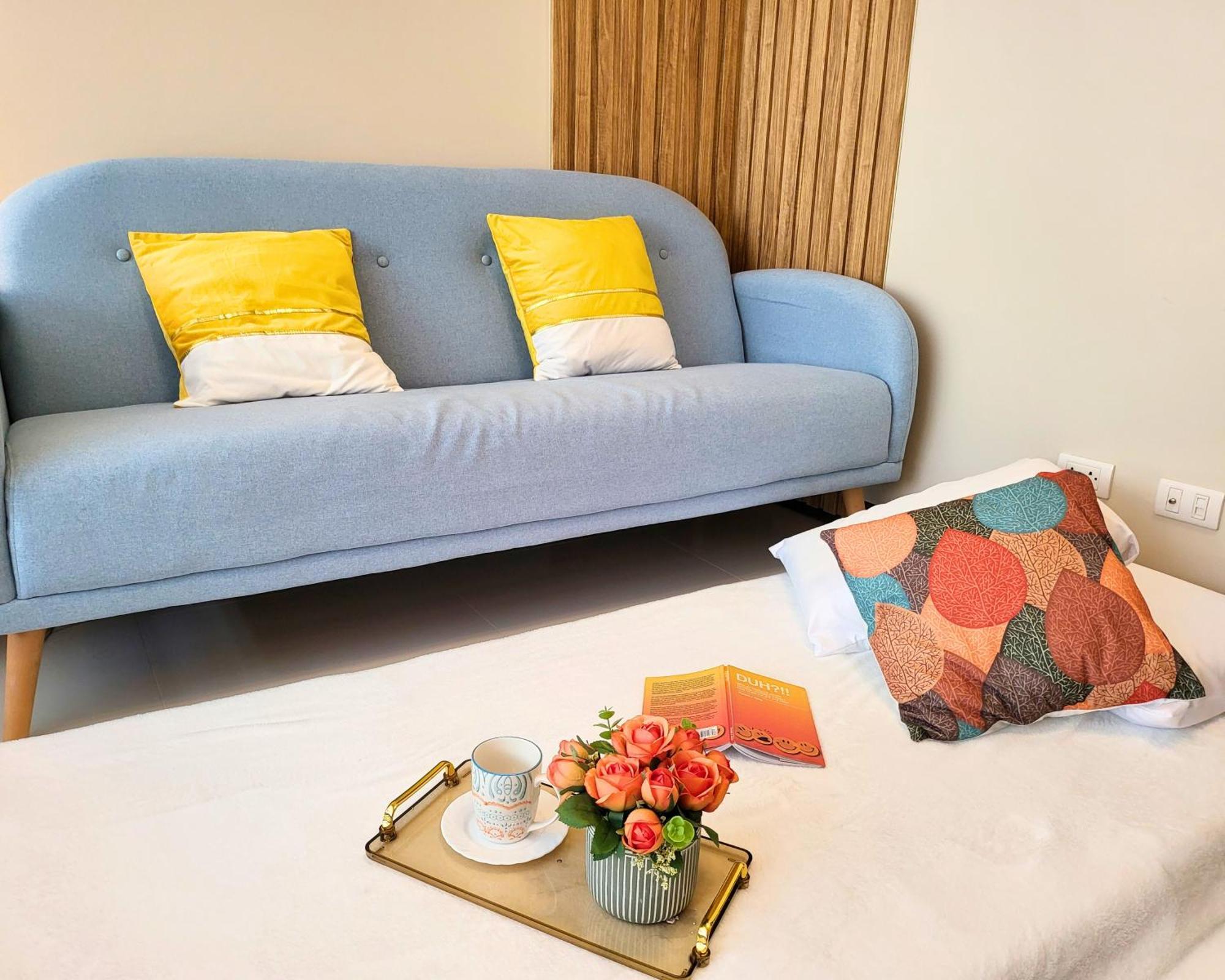Bgc One Uptown King Bed 3 Min Walk To Malls And Restaurants Manila