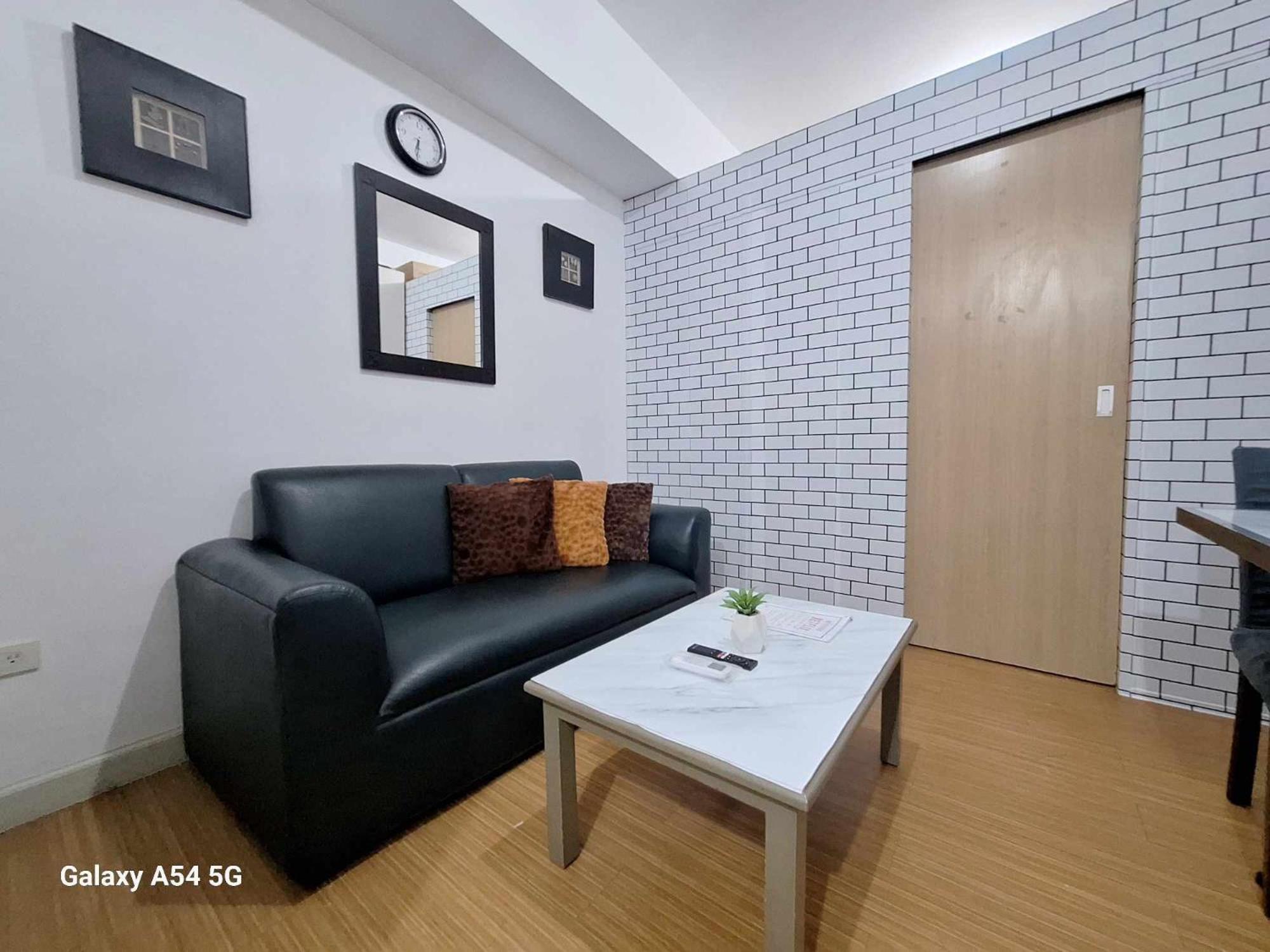 Apartment Stylish 1br With Wifi And Queen Size Bed In Grace Res Manila