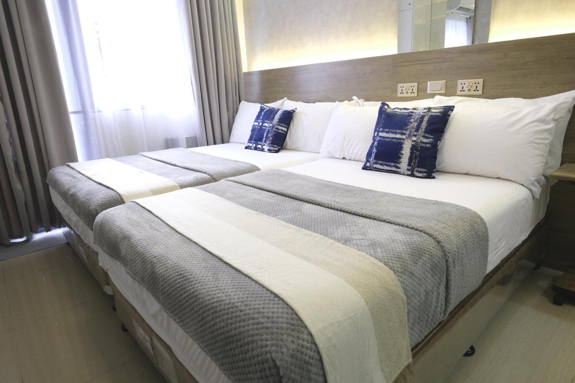 Staycation Near Mall Of Asia, Condotel With 2 Beds, Pasay