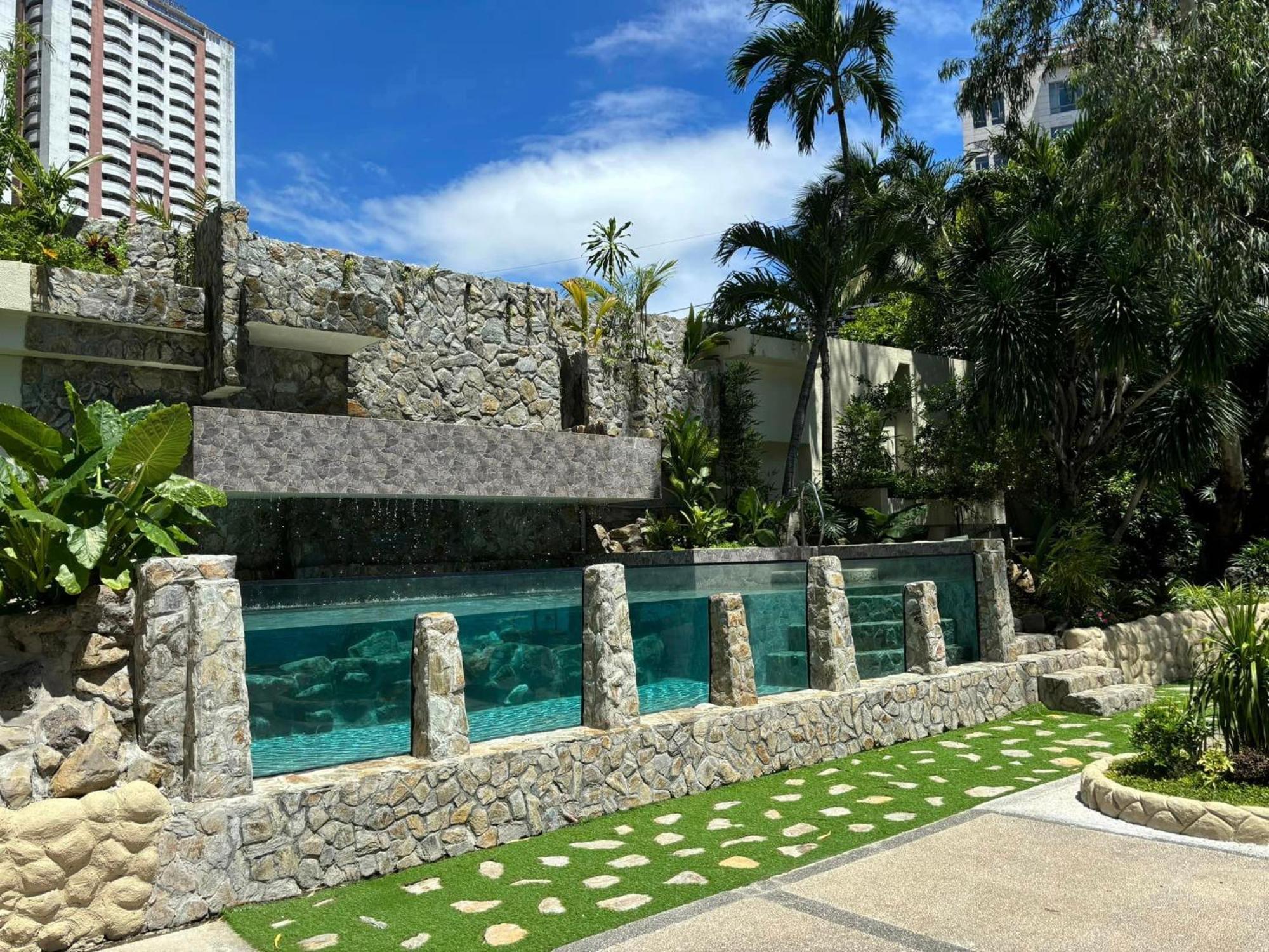 Hotel Century Park Manila
