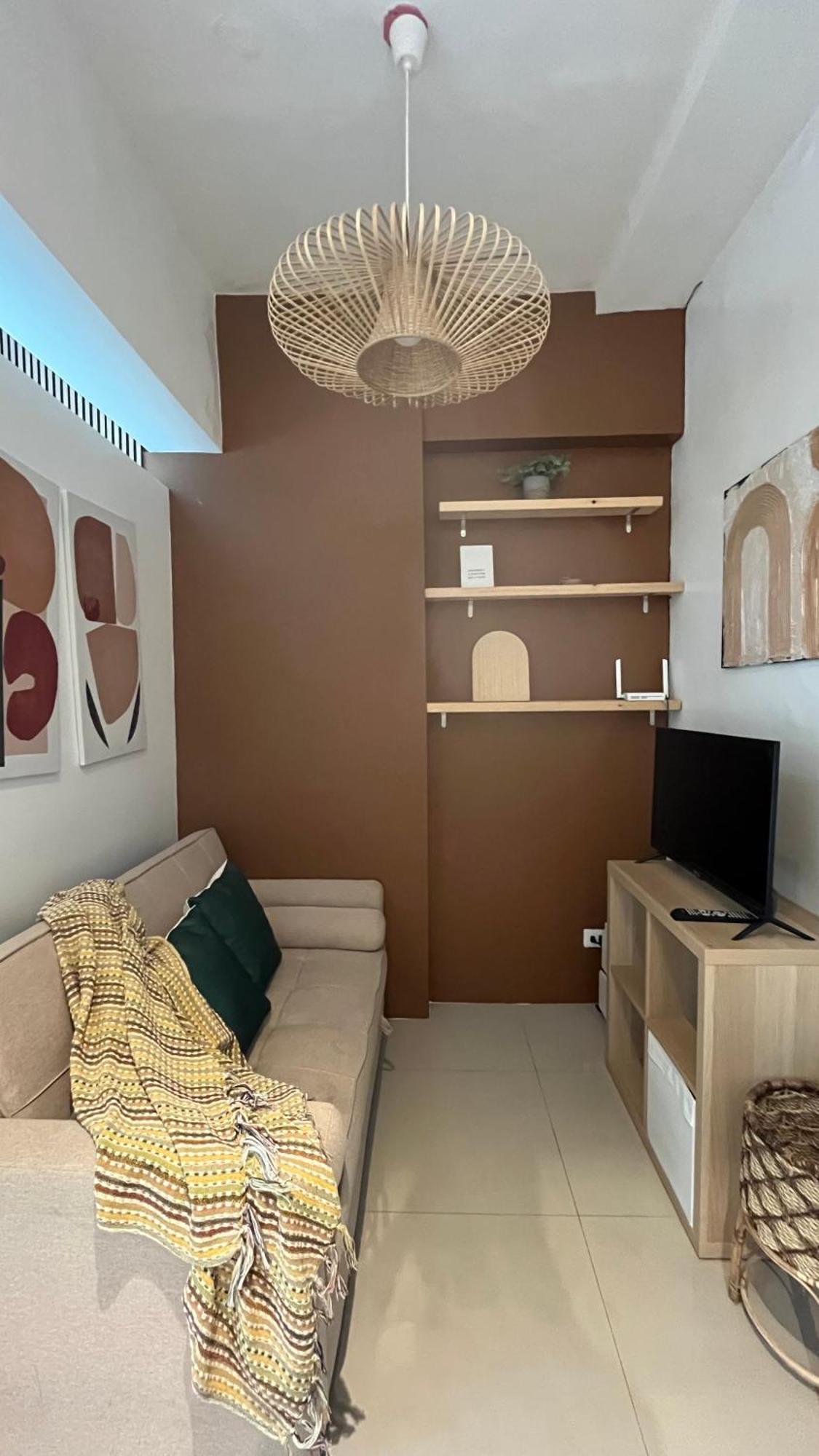 Stunning 1br W Amazing Infinity Pool And 360 Roof Deck Viewing Makati And Rockwell Lights - 5 Mins Drive Away To Poblacion Makati Apartment *