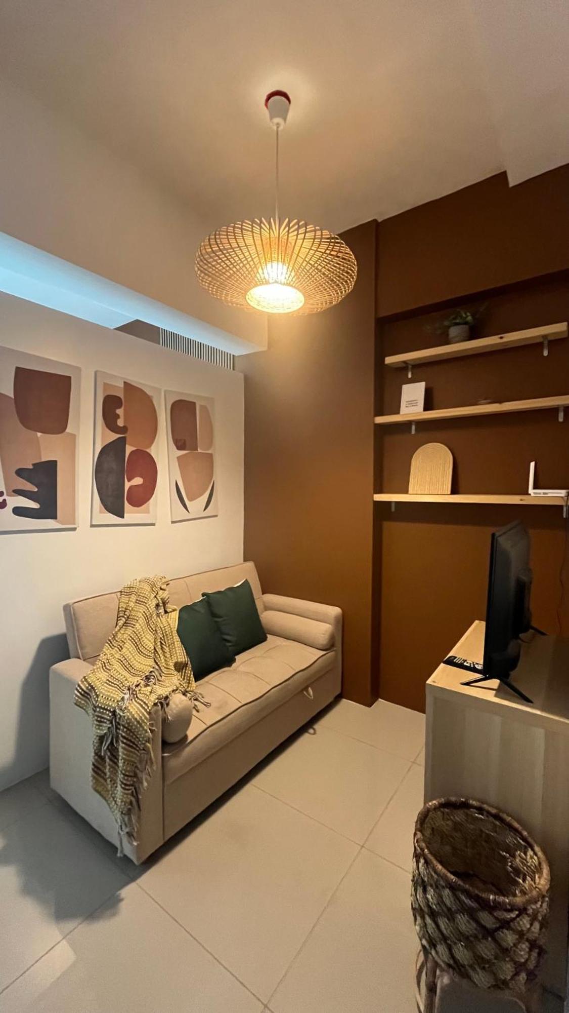 Stunning 1br W Amazing Infinity Pool And 360 Roof Deck Viewing Makati And Rockwell Lights - 5 Mins Drive Away To Poblacion Makati * Manila