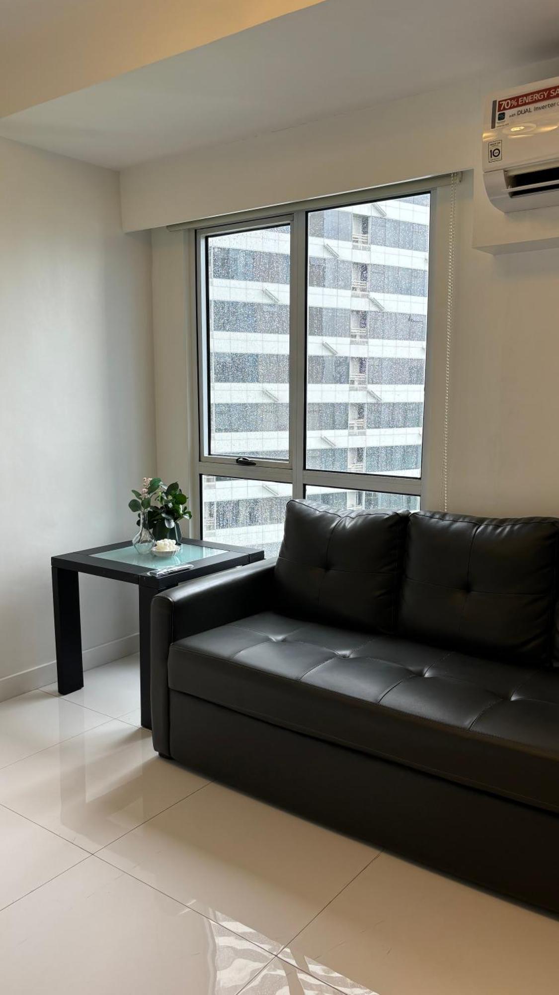 Apartment Sunset And Golf Course View Bgc 2br Manila