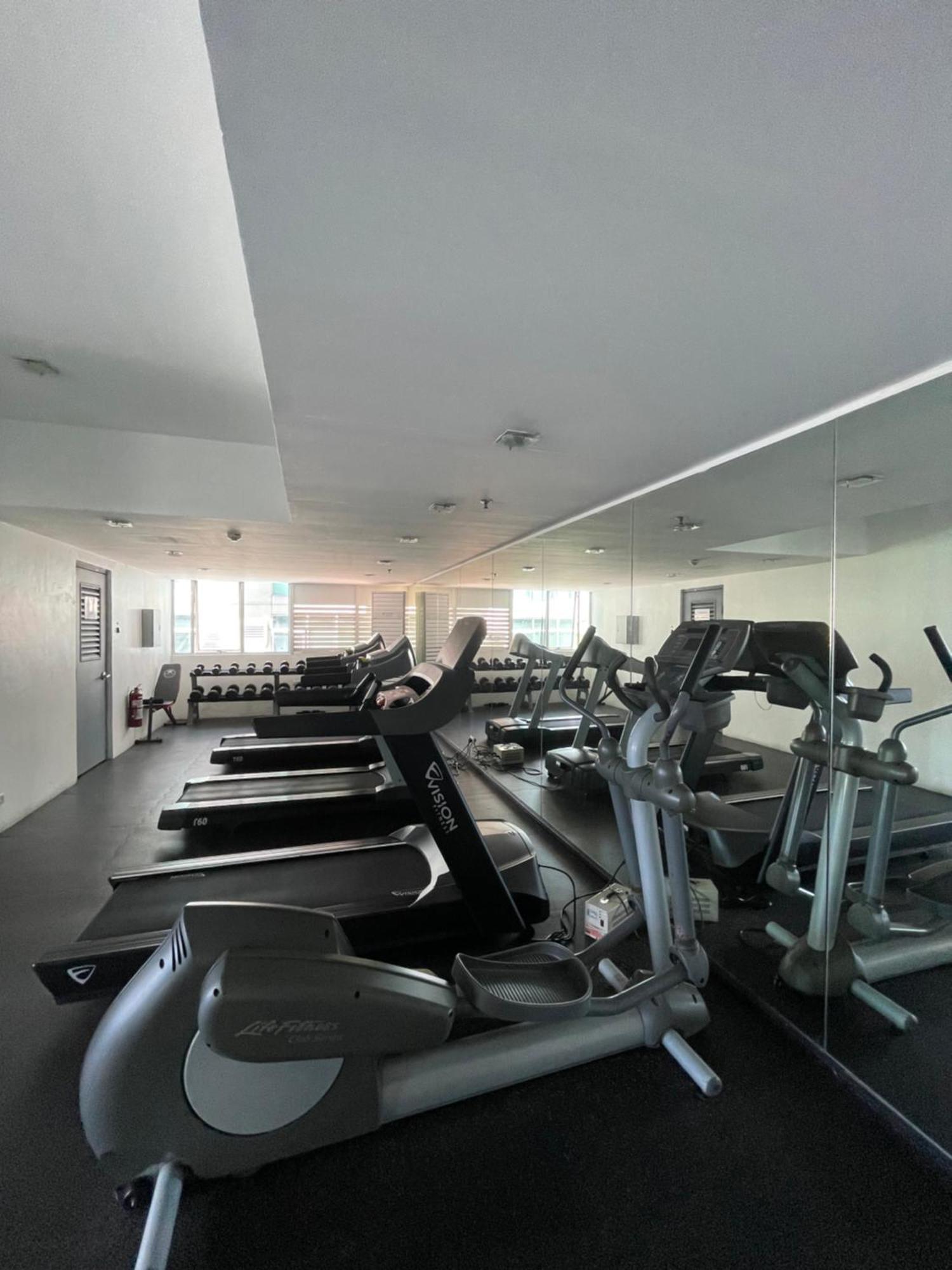 The Bgc Burgos Circle Apartment *