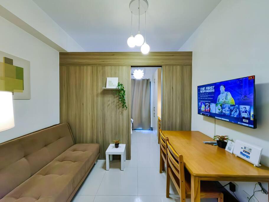 1br Unit Condotel W Balcony Fame Residences -fm18 *
