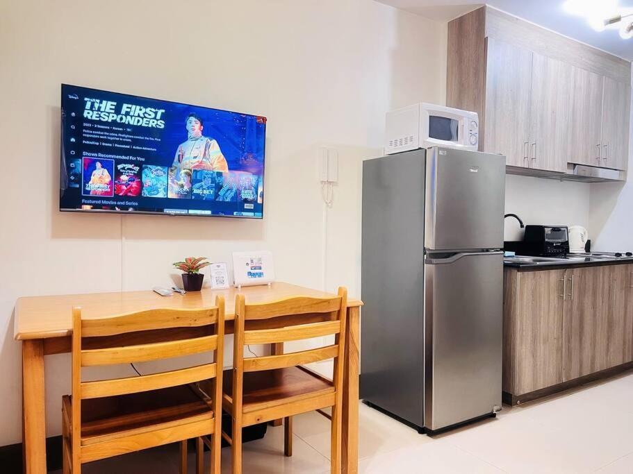 Apartment 1br Unit Condotel W Balcony Fame Residences -fm18 *