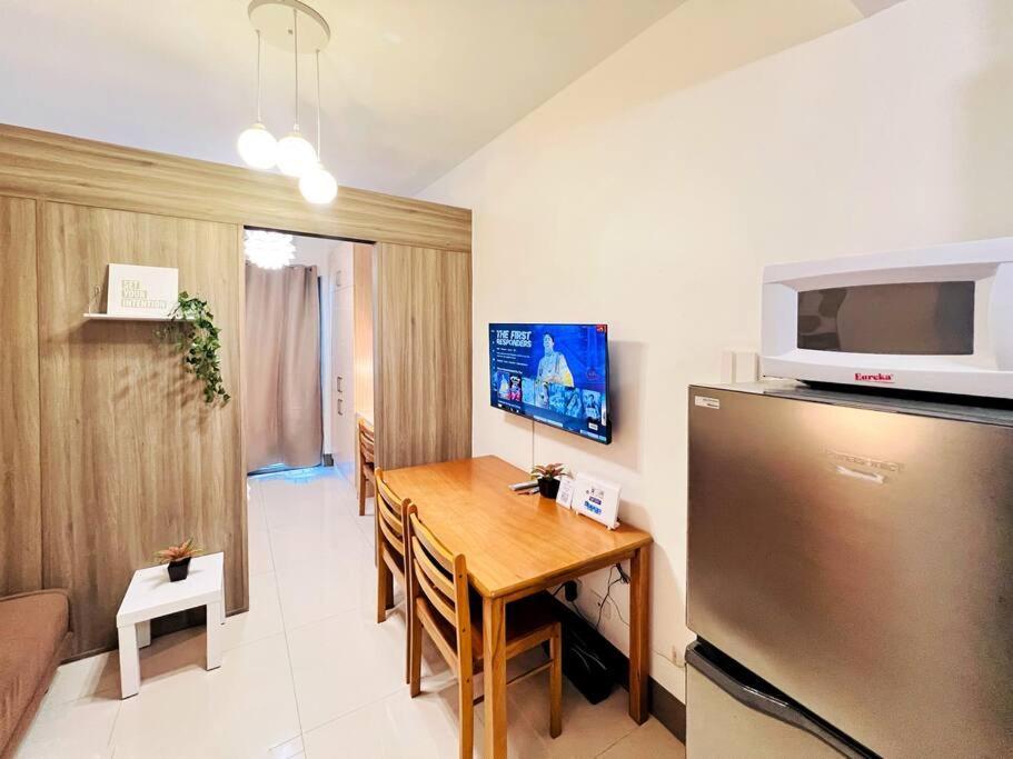1br Unit Condotel W Balcony Fame Residences -fm18 Apartment Manila