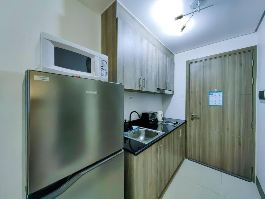 1br Unit Condotel W Balcony Fame Residences -fm18 Manila