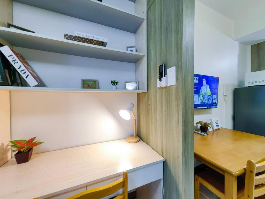 1br Unit Condotel W Balcony Fame Residences -fm18 * Manila