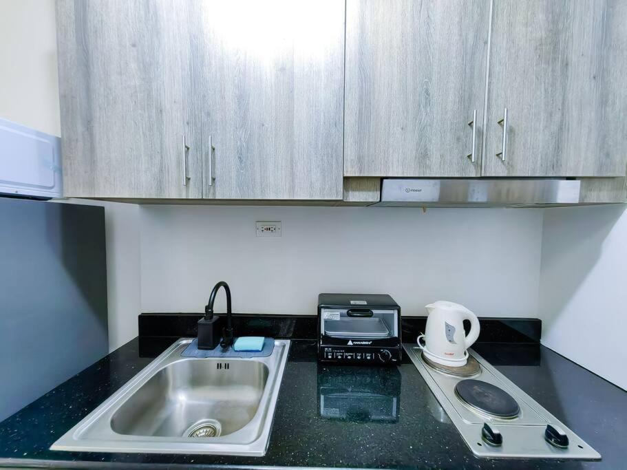1br Unit Condotel W Balcony Fame Residences -fm18 Manila