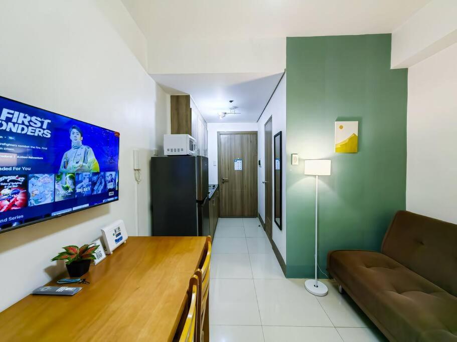 1br Unit Condotel W Balcony Fame Residences -fm18 Apartment