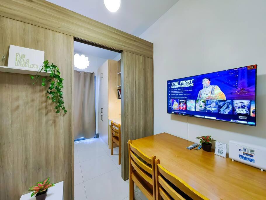 Apartment 1br Unit Condotel W Balcony Fame Residences -fm18