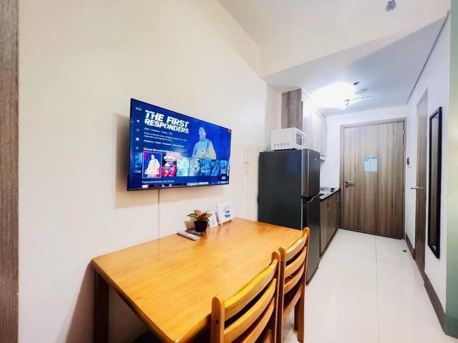 1br Unit Condotel W Balcony Fame Residences -fm18 Apartment Manila