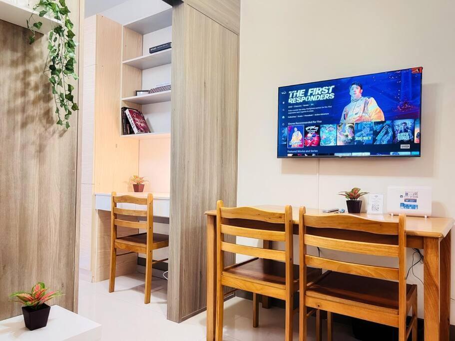 Apartment 1br Unit Condotel W Balcony Fame Residences -fm18 Manila