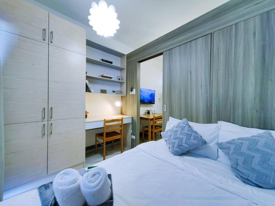 1br Unit Condotel W Balcony Fame Residences -fm18