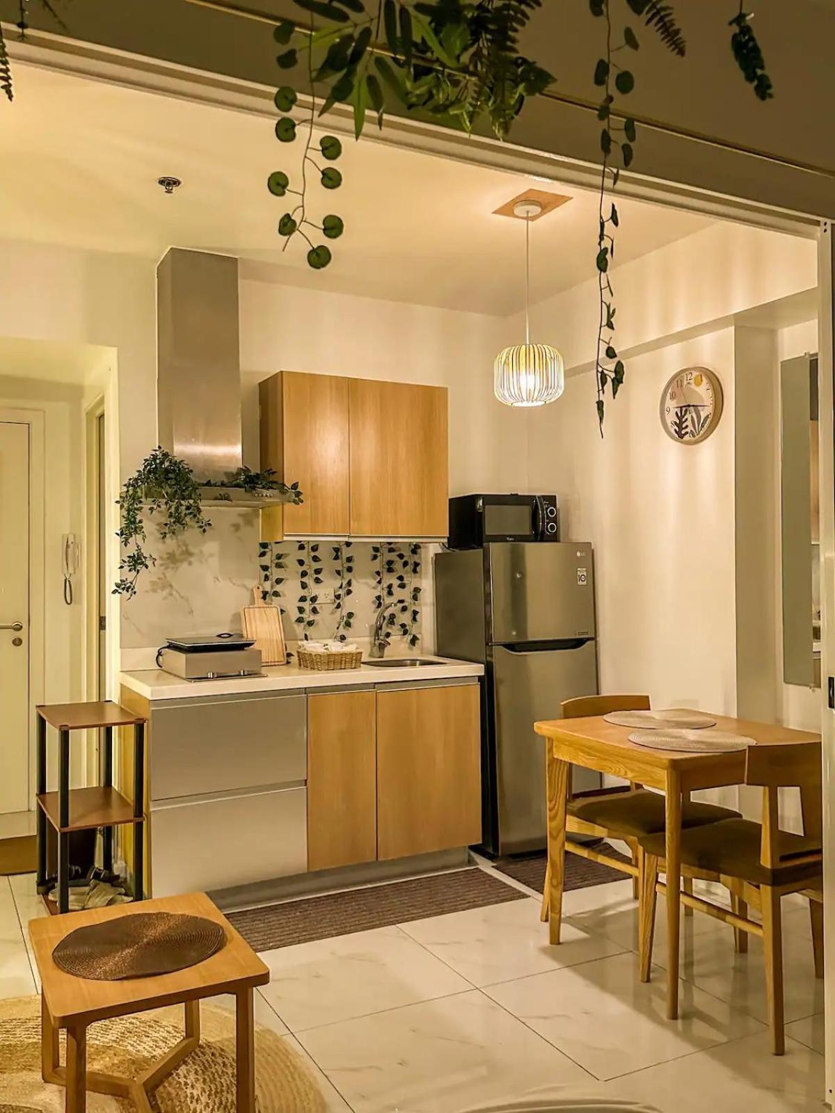 Apartment Beach Front Living In The Heart Of The City, Azure Residences