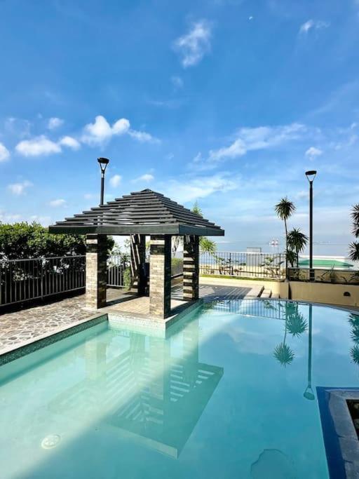 Bayscape Apartment *
