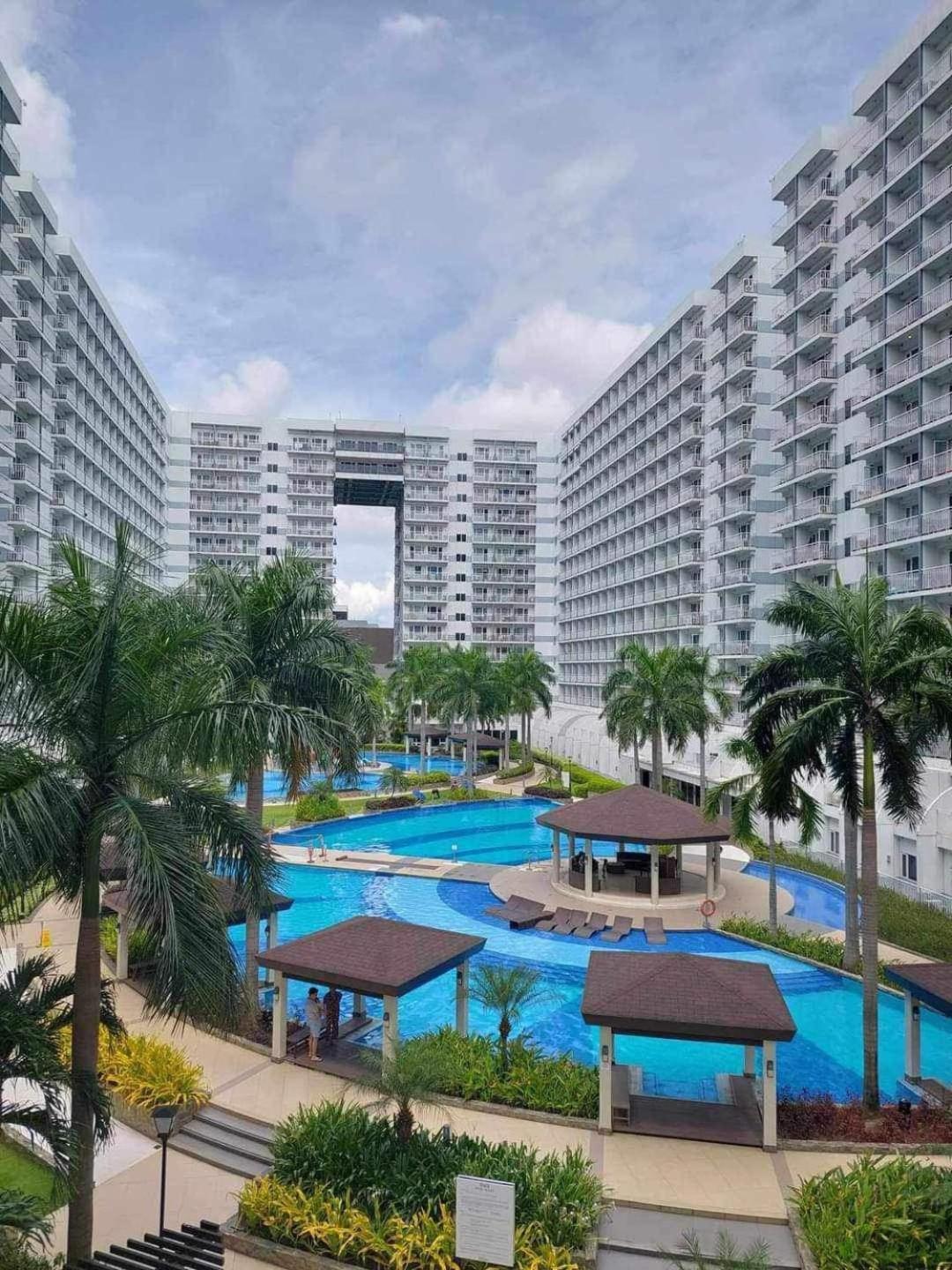Shell Residences Mall Of Asia