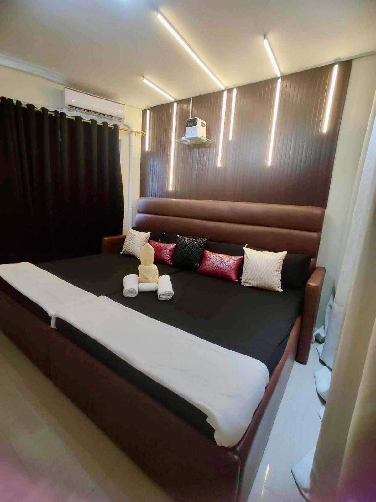 Shell Residences Mall Of Asia Apartment