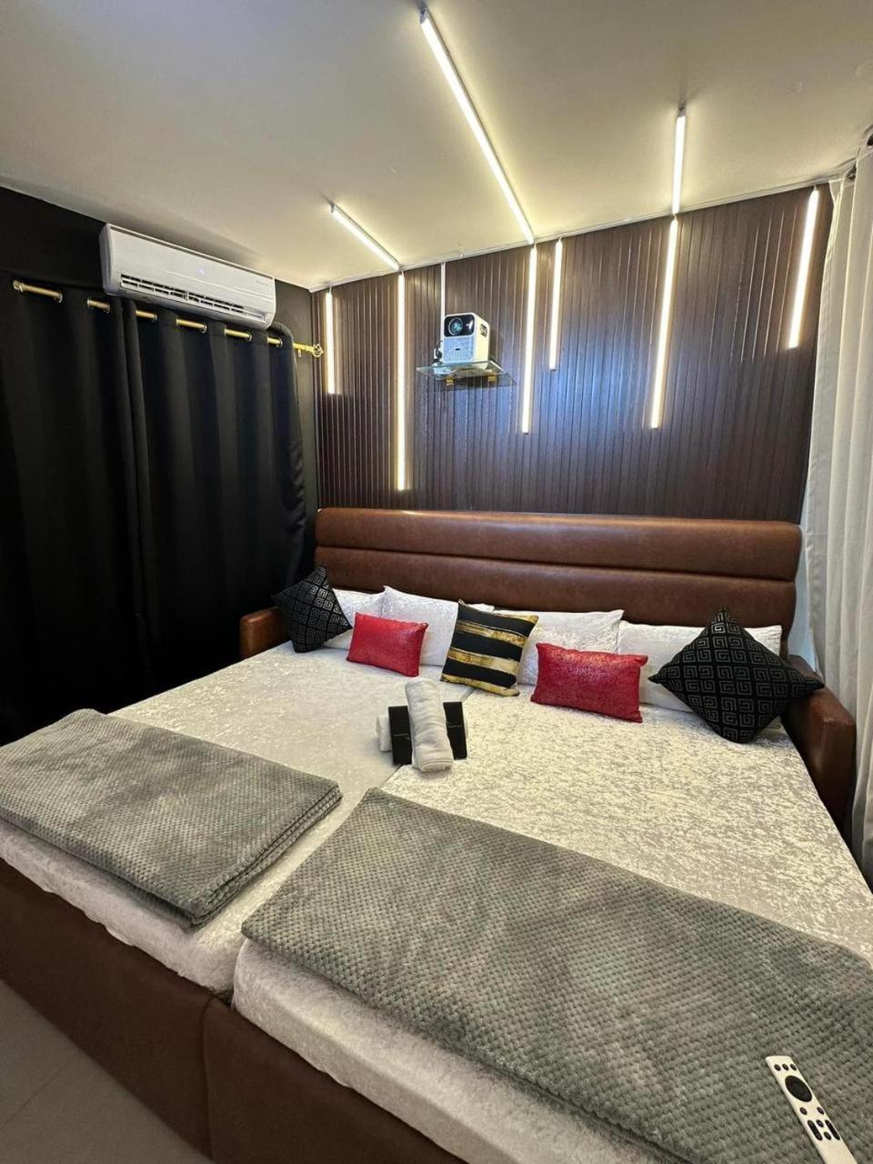 Apartment Shell Residences Mall Of Asia