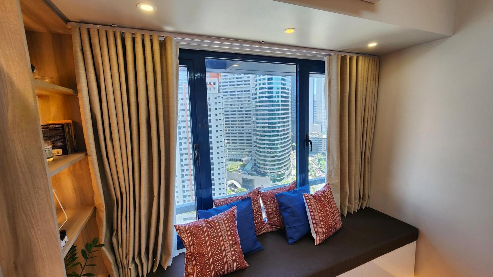 Apartment Air Fantasy Sophisticated Chic Family Living 300 Mbps Fast