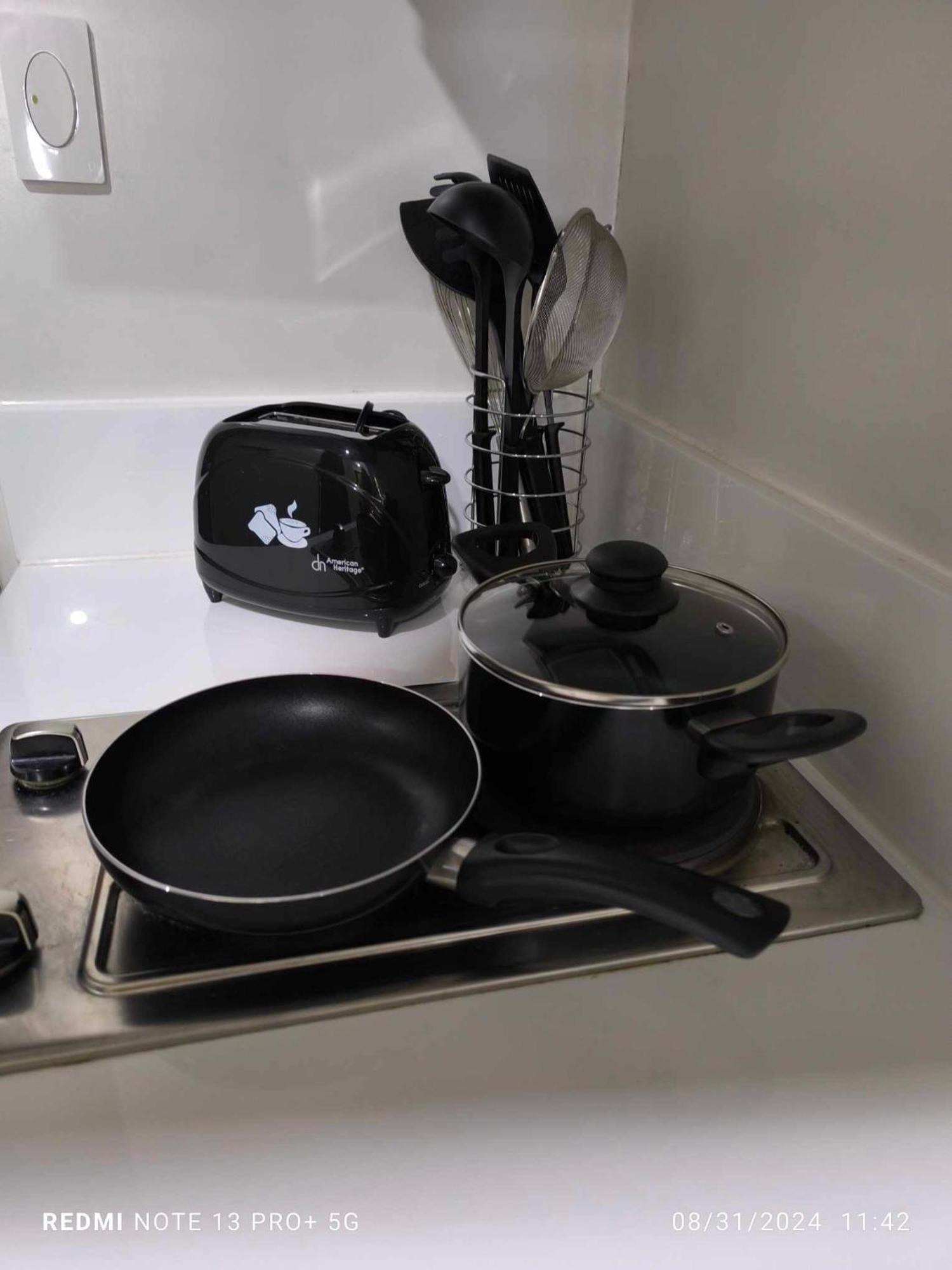 Apartment Homey Atmosphere In Air Residences Makati Philippines *