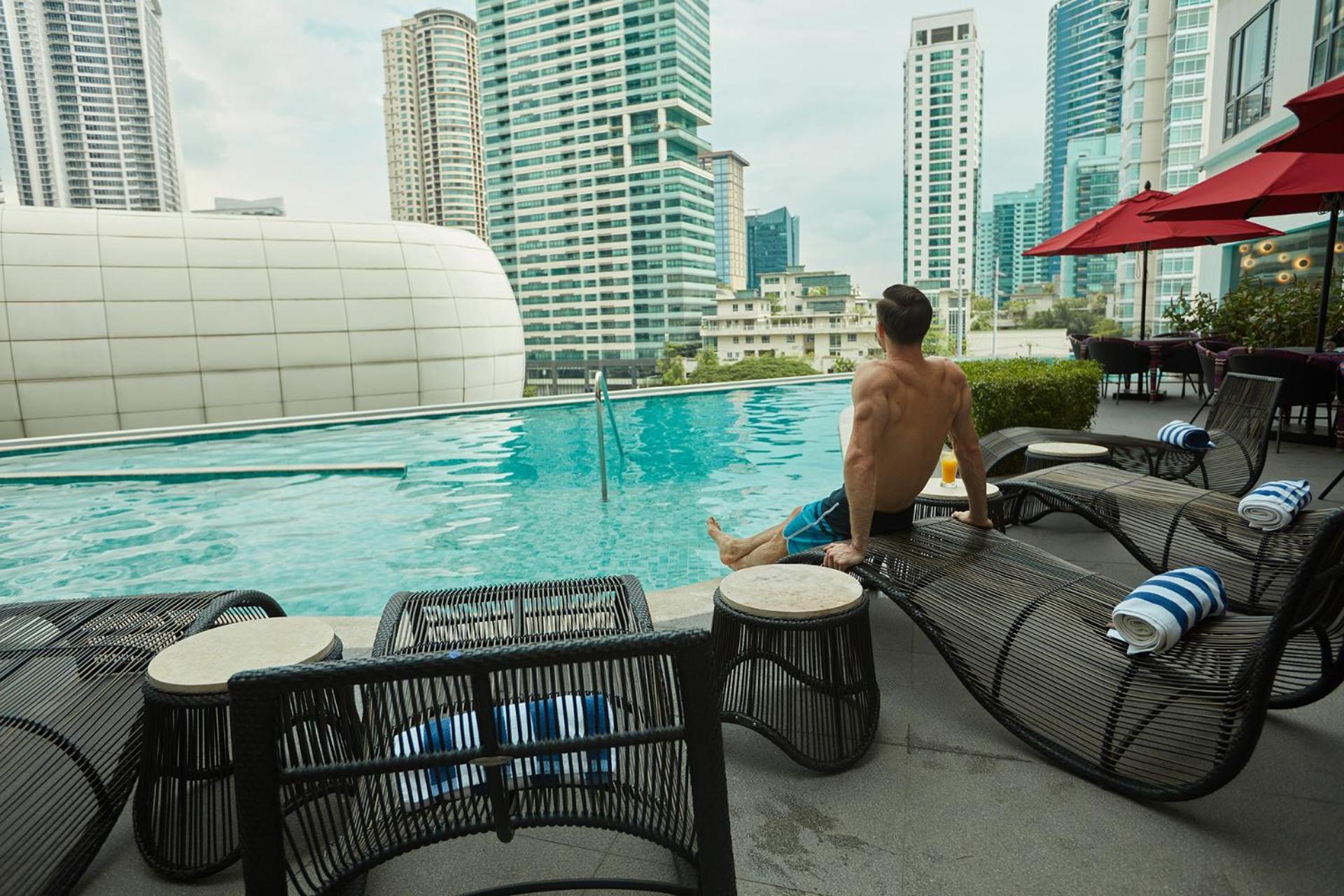Novotel Manila Aqua Residences Near Makati By Hamodi'Scrib