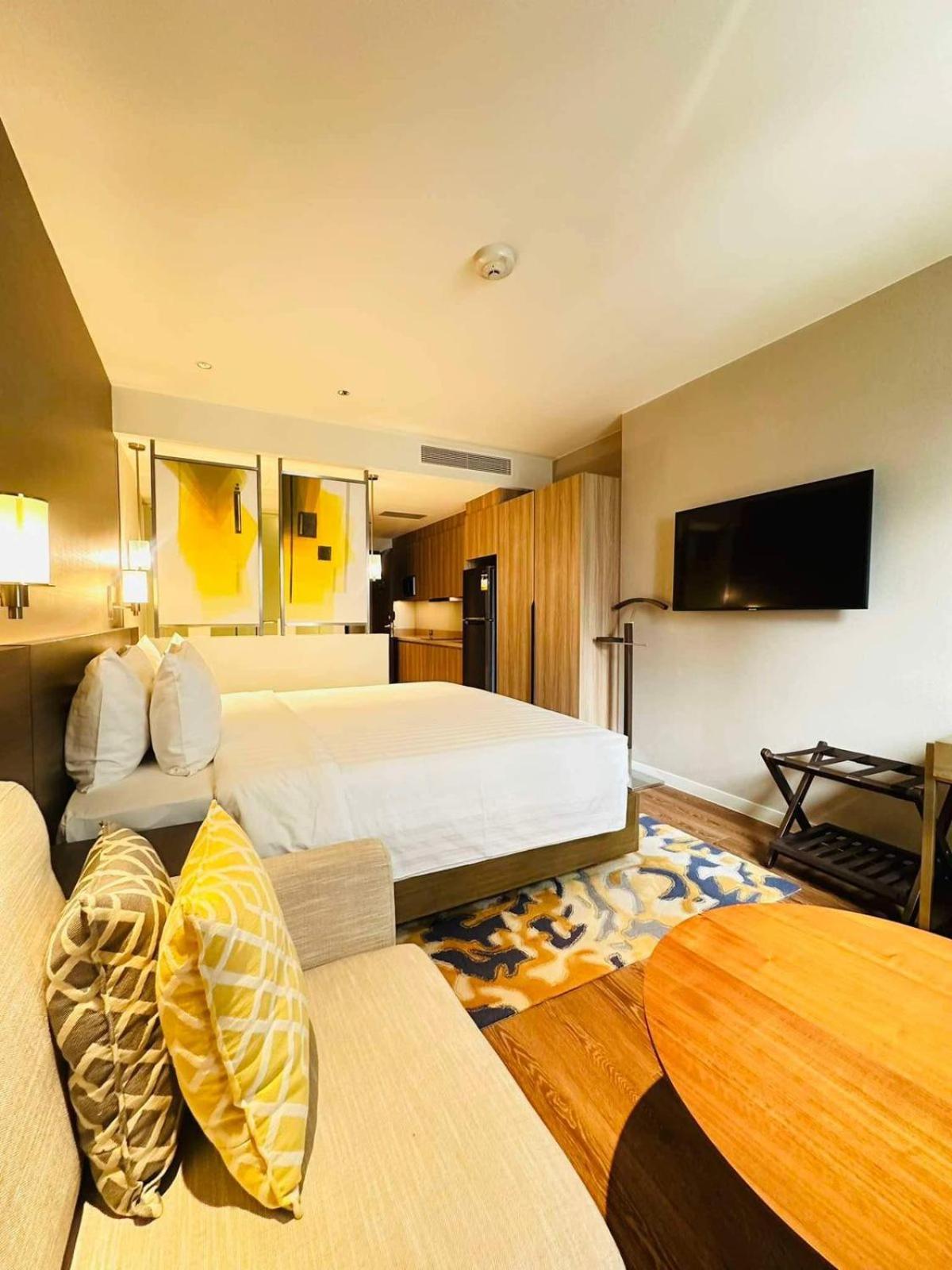 Novotel Manila Aqua Residences Near Makati By Hamodi'Scrib Apartment