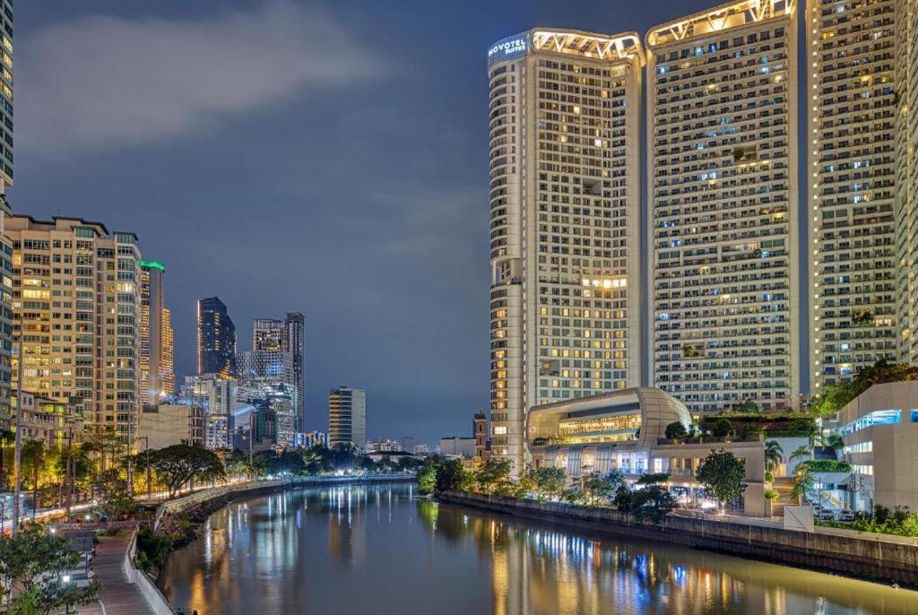 Novotel Manila Aqua Residences Near Makati By Hamodi'Scrib * Manila