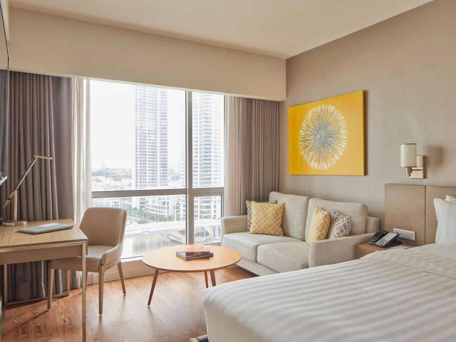 Novotel Manila Aqua Residences Near Makati By Hamodi'Scrib * Manila