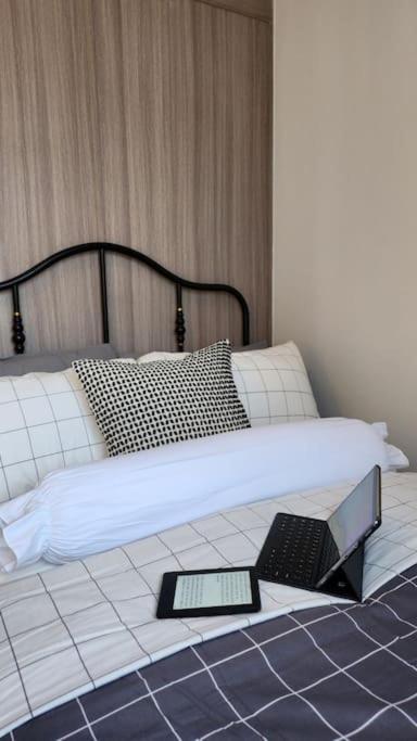 Apartment The New At Shore 2 Residences Manila