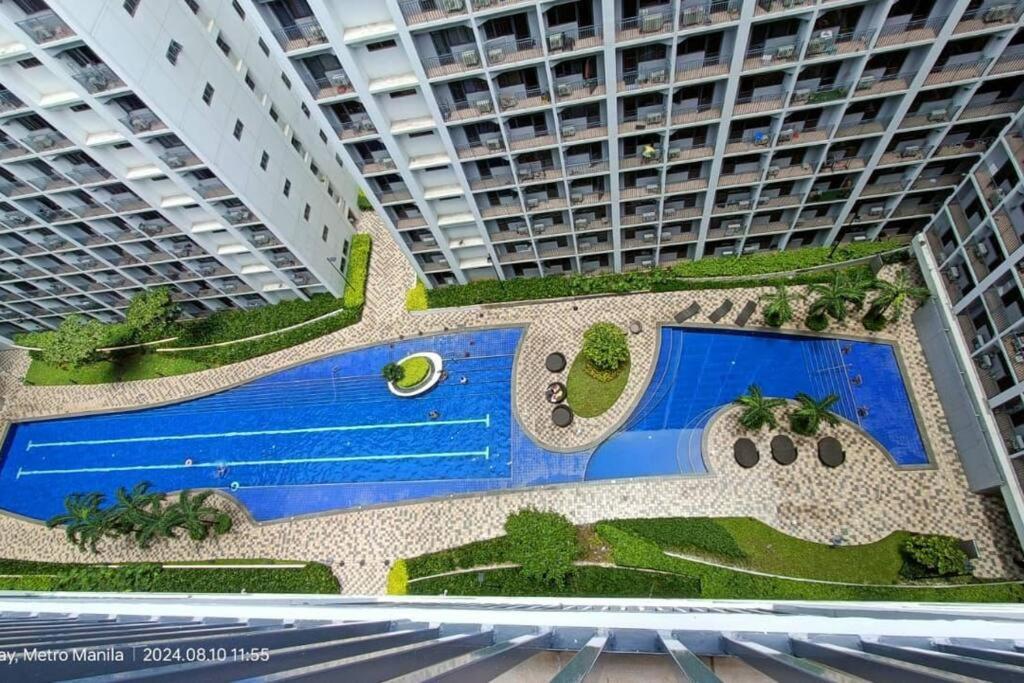 Modern Rustic 1-bed In Moa Complex Manila