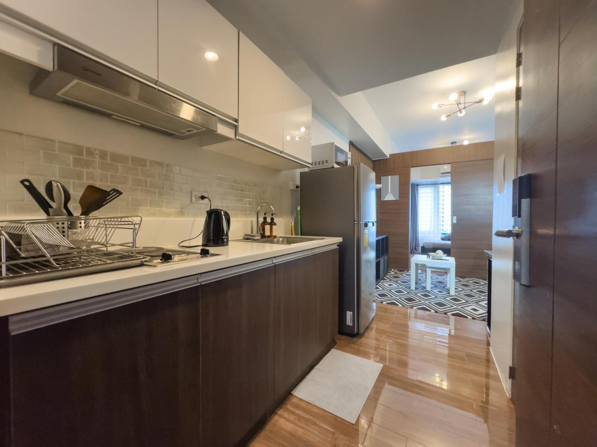 1br Makati, Air Residences M006 Apartment *