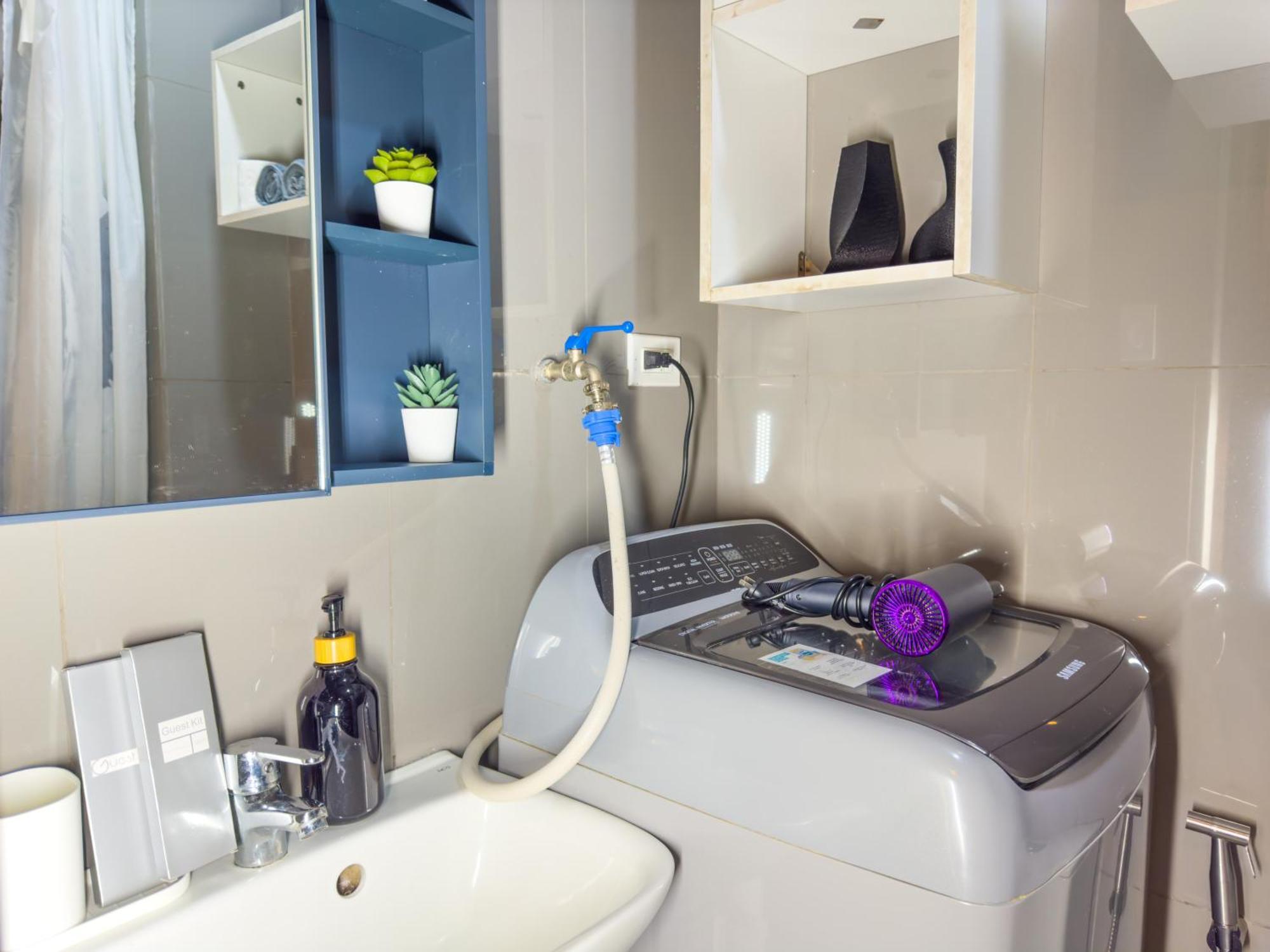 Apartment 1br Makati, Air Residences M006 *