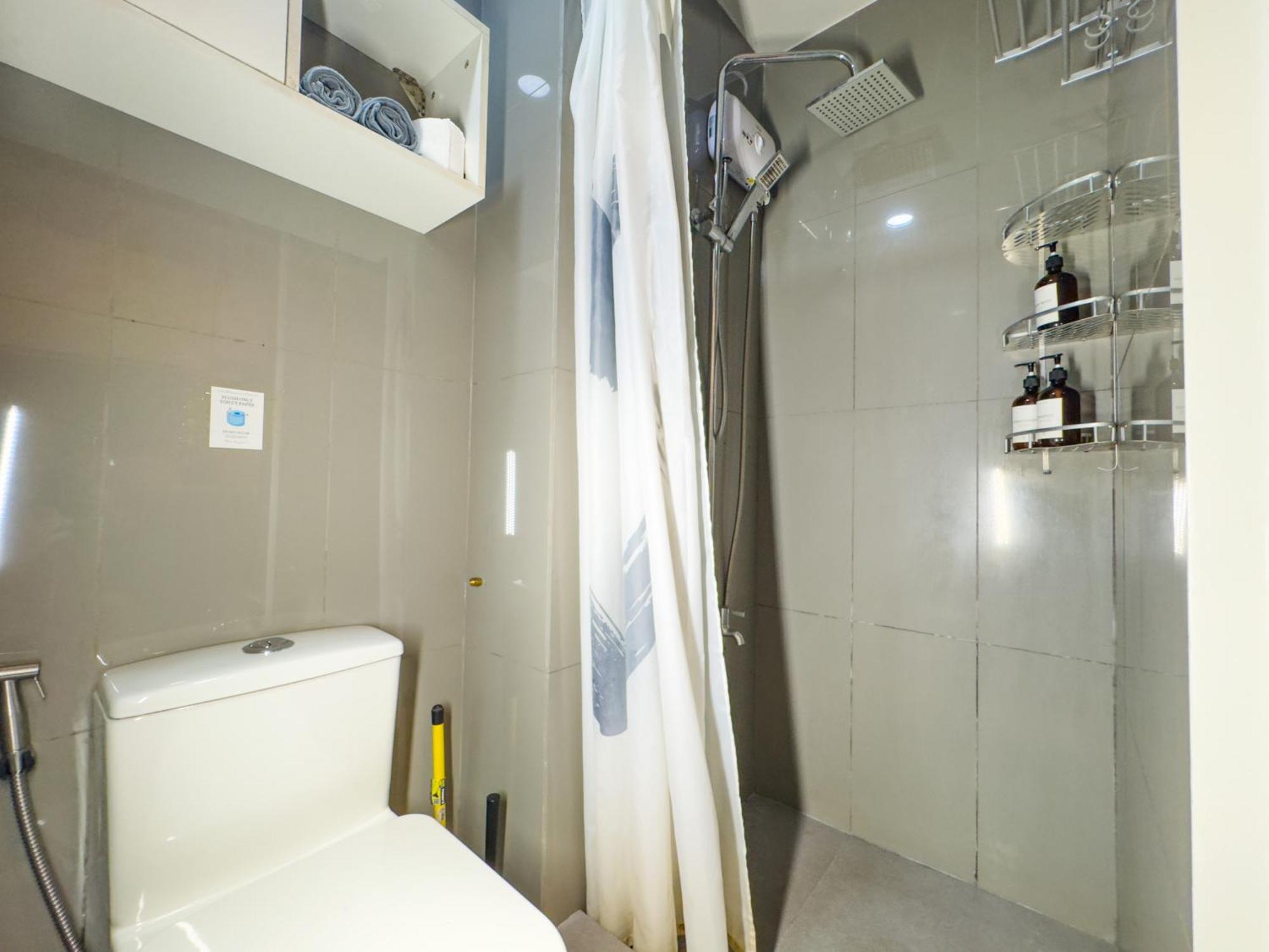 1br Makati, Air Residences M006 *